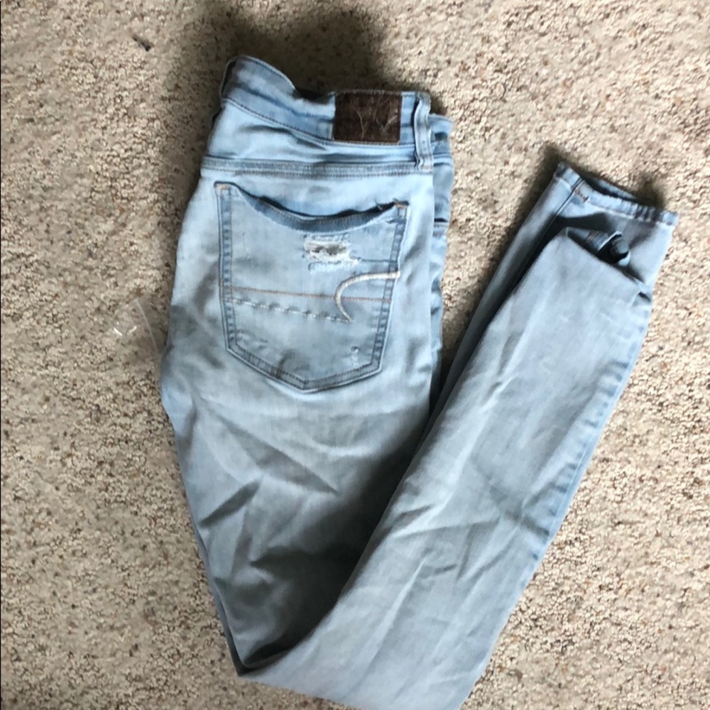 Distressed skinny jeans